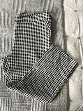 Black and White Gingham Cropped Pant
